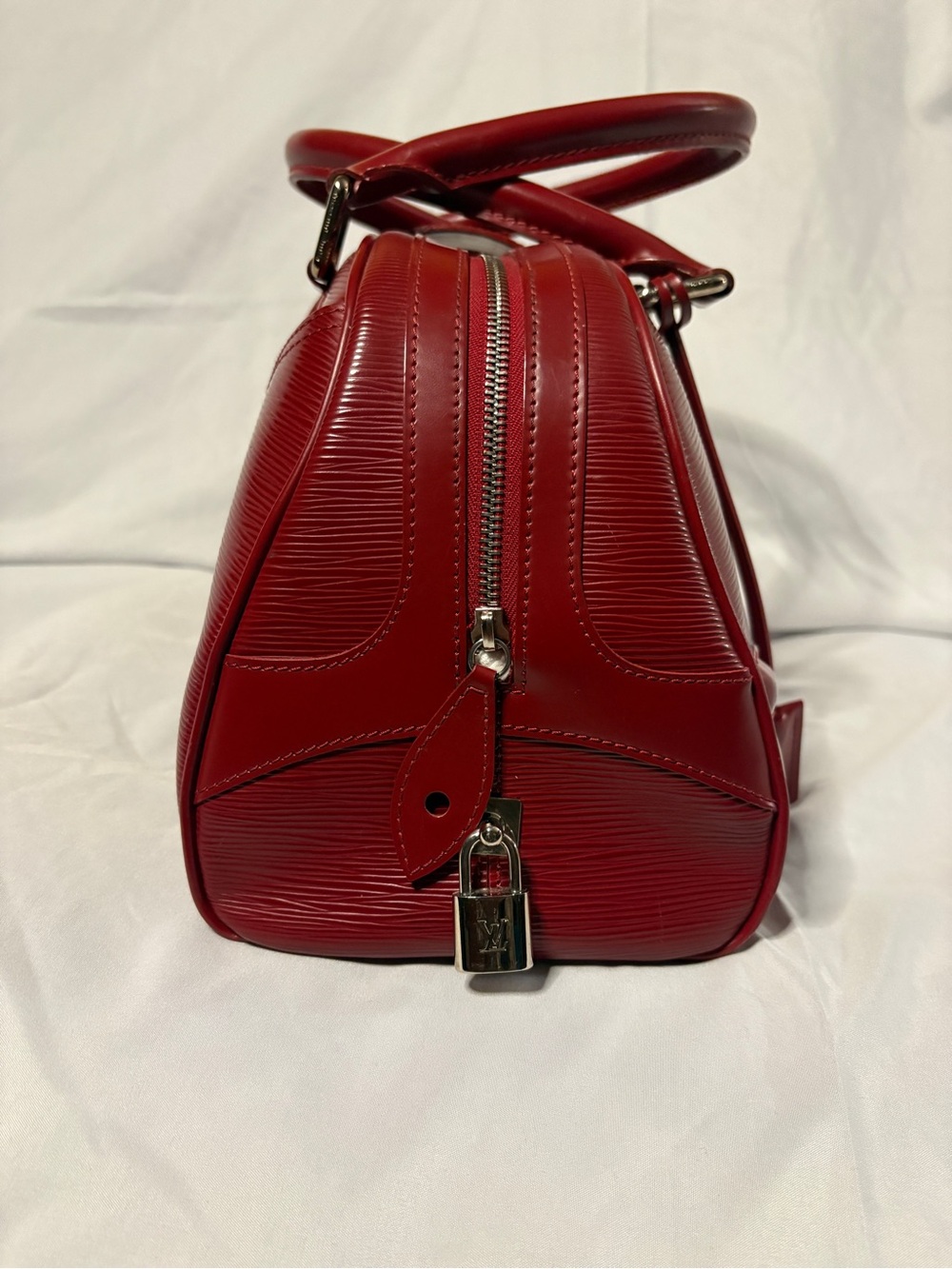 β¨ Authentic Louis Vuitton Bowling Montaigne GM β Epi Leather in Red/Carmine - Picture 3 of 17